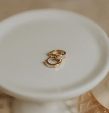 Ruth Pearl Hoop Earring -gold vermeil image 1