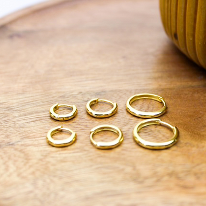 Essential Hoops, Gold Huggie Hoop Earrings image 3