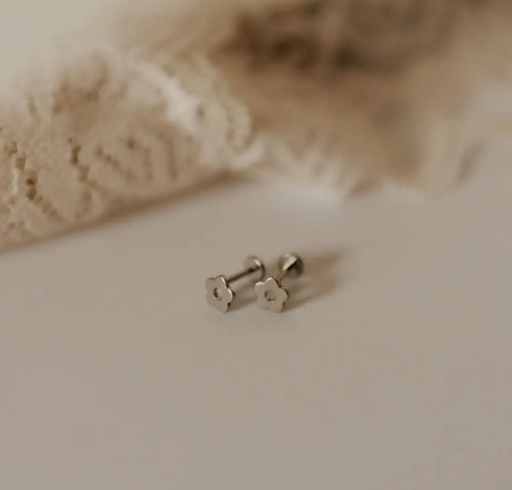 Flower Flat Back Studs