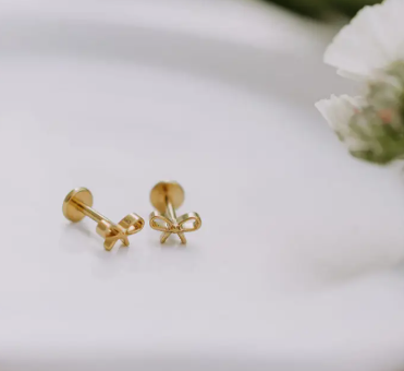Bow Flat Back Studs