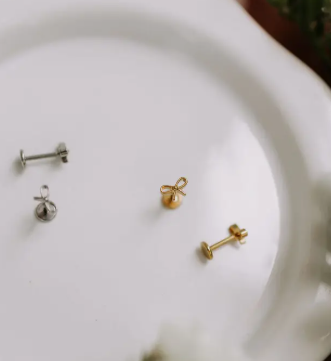 Bow Flat Back Studs