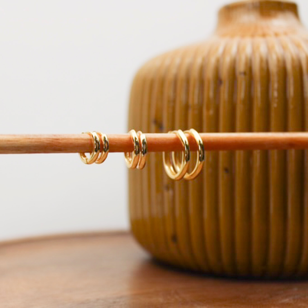 Essential Hoops, Gold Huggie Hoop Earrings image 4